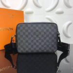 Túi đeo chéo Louis Vuitton like au hoạ tiết caro viền đen TDCLV19