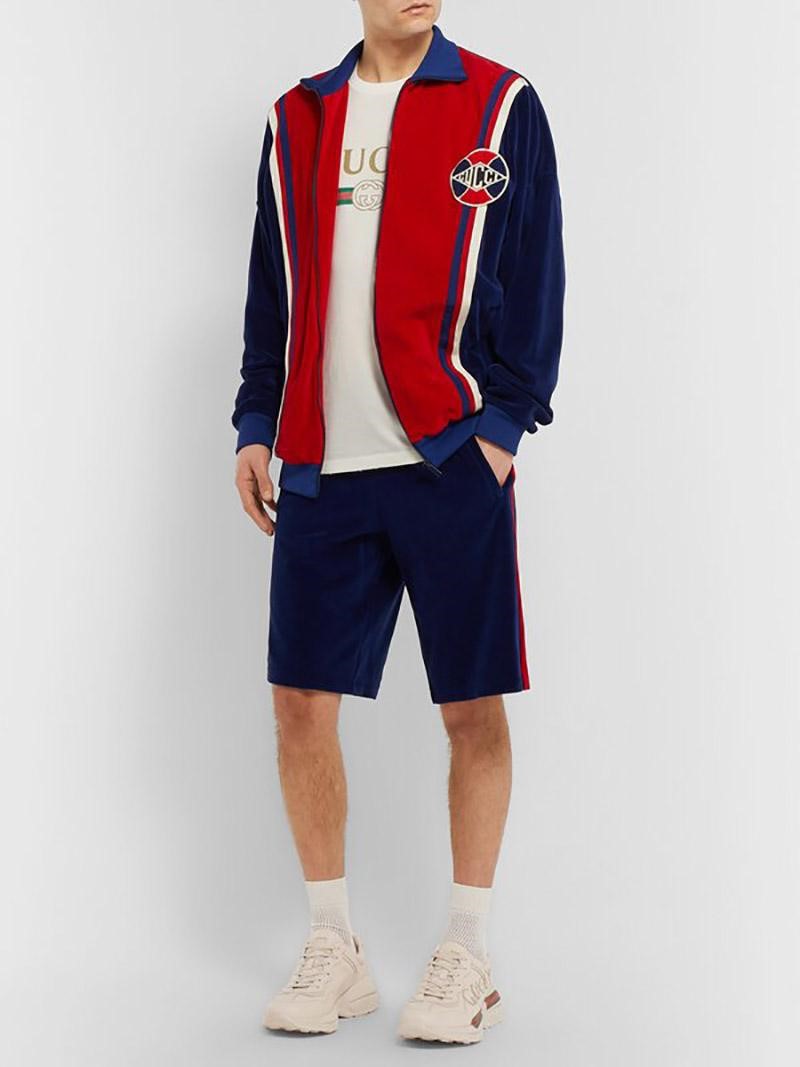 Phối quần short với giày Gucci