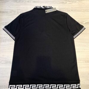 Áo phông Versac siêu cấp full đen phối họa tiết chữ trắng ở cổ và gấu áo APV02