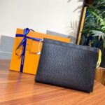 Clutch Louis Vuitton Pochette Voyage EPI PW Graph tag viền caro