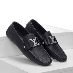 Giày lười Louis Vuitton da nhăn đen đinh Like Auth