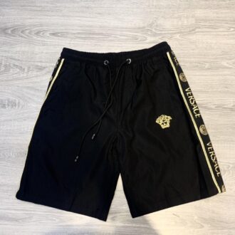 Quần short Versace siêu cấp full đen chữ viền 2 bên QSV2147