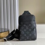 Túi đeo chéo Louis Vuitton l hoạ tiết hoa đen bao tử TDCLV24