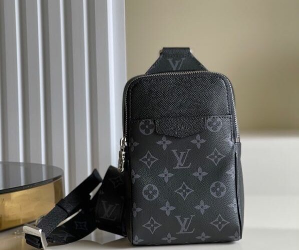 Túi đeo chéo Louis Vuitton l hoạ tiết hoa đen bao tử TDCLV24