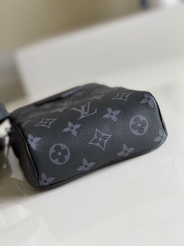 Túi đeo chéo Louis Vuitton hoạ tiết hoa đen bao tử TDCLV24