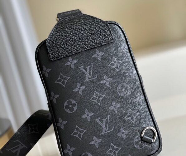 Túi đeo chéo Louis Vuitton hoạ tiết hoa đen bao tử TDCLV24
