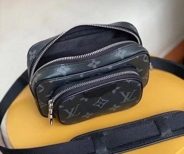 Túi đeo chéo Louis Vuitton like au hoạ tiết hoa đen chéo ngực TDCLV26