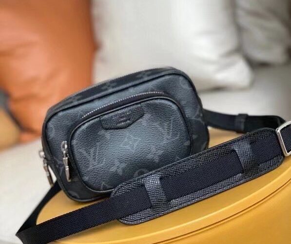 Túi đeo chéo Louis Vuitton like au hoạ tiết hoa đen chéo ngực TDCLV26