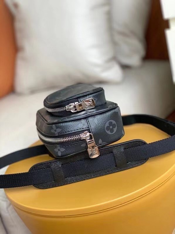 Túi đeo chéo Louis Vuitton like au hoạ tiết hoa đen chéo ngực TDCLV26