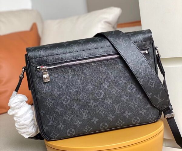 Túi đeo chéo Louis Vuitton like au hoạ tiết hoa phối da taiga TDCLV25