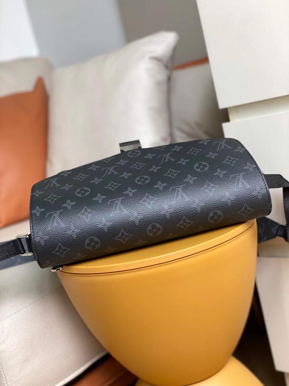 Túi đeo chéo Louis Vuitton like au hoạ tiết hoa phối da taiga TDCLV25