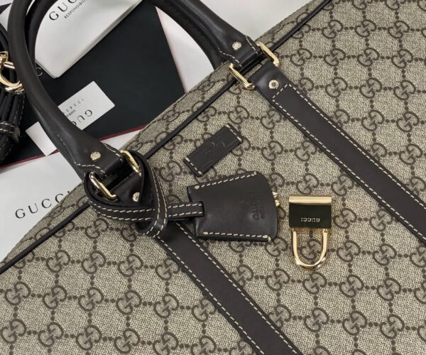 Túi xách Gucci nam màu Bee họa tiết khóa bảo vệ
