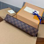 Ví Clutch LV cầm tay họa tiết caro màu nâu Like Auth