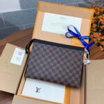 Ví Clutch LV cầm tay họa tiết caro màu nâu Like Auth