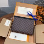 Ví Clutch LV cầm tay họa tiết caro màu nâu Like Auth