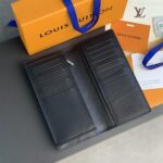 Ví gập Louis Vuitton Brazza da nhăn hoa chìm Monogram màu đen Like Auth