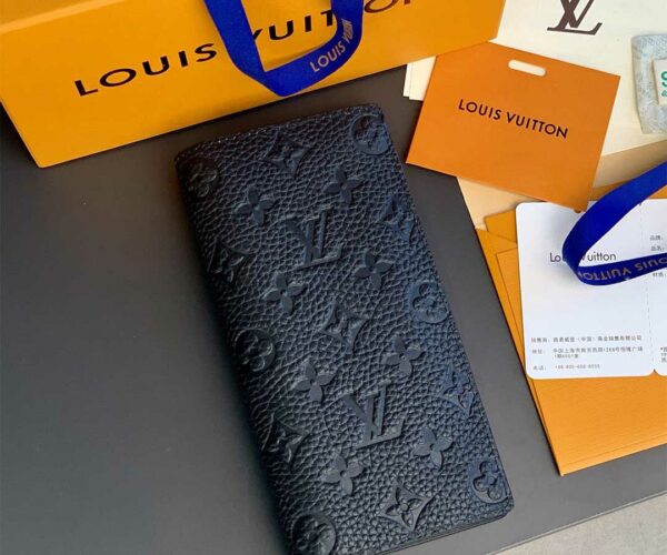 Ví gập Louis Vuitton Brazza da nhăn hoa chìm Monogram màu đen Like Auth