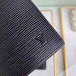 Ví gấp Louis Vuitton màu đen da epi Like Auth