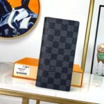 Ví gập Louis Vuitton màu xám họa tiết caro Like Auth