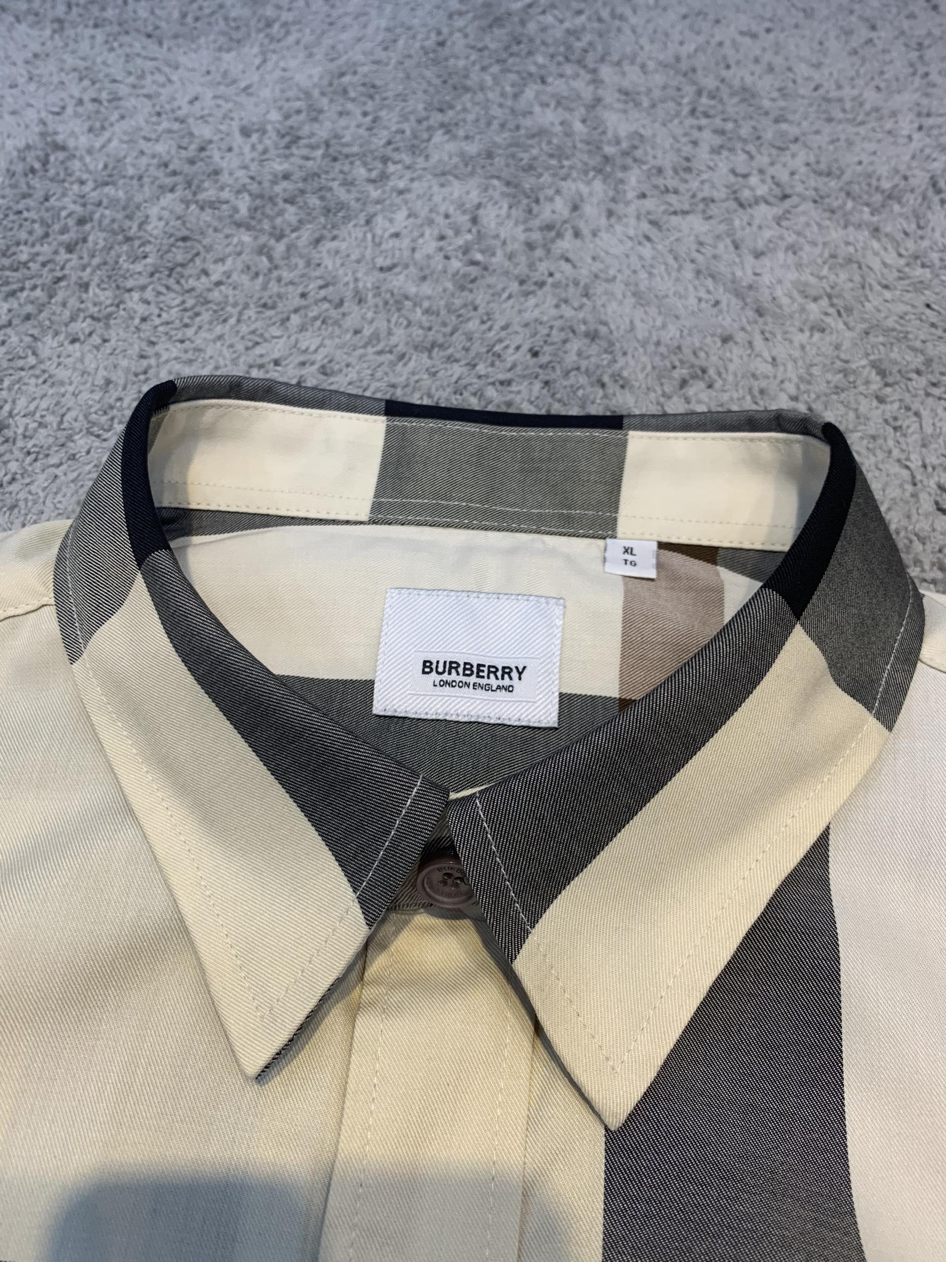 Áo sơ mi Burberry siêu cấp ngắn tay họa tiết kẻ vàng ASMB15