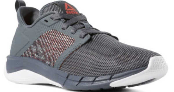 Giày Reebok với phần thiết kế đế giày gãy gọn mang phong cách thể thao
