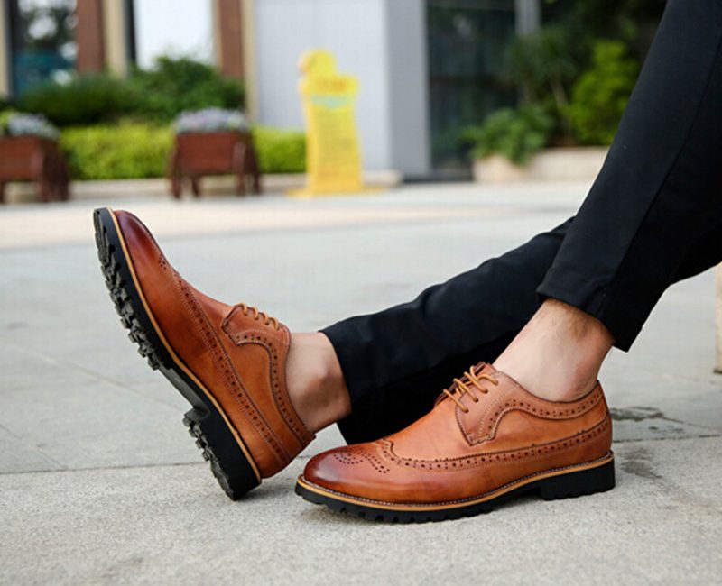 Giày họa tiết Broguing