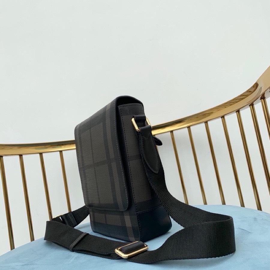 Túi đeo chéo Burberry siêu cấp họa tiết kẻ nâu TDCB06