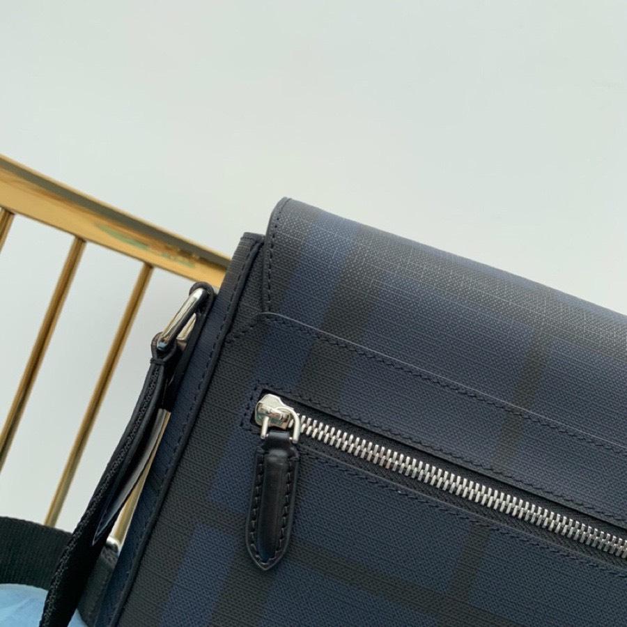 Túi đeo chéo Burberry siêu cấp họa tiết kẻ xanh TDCB07