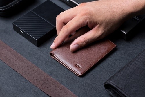 Một chiếc ví nam cao cấp nhỏ nhắn nhưng được sử dụng hàng tập kỉ nếu bảo quản tốt