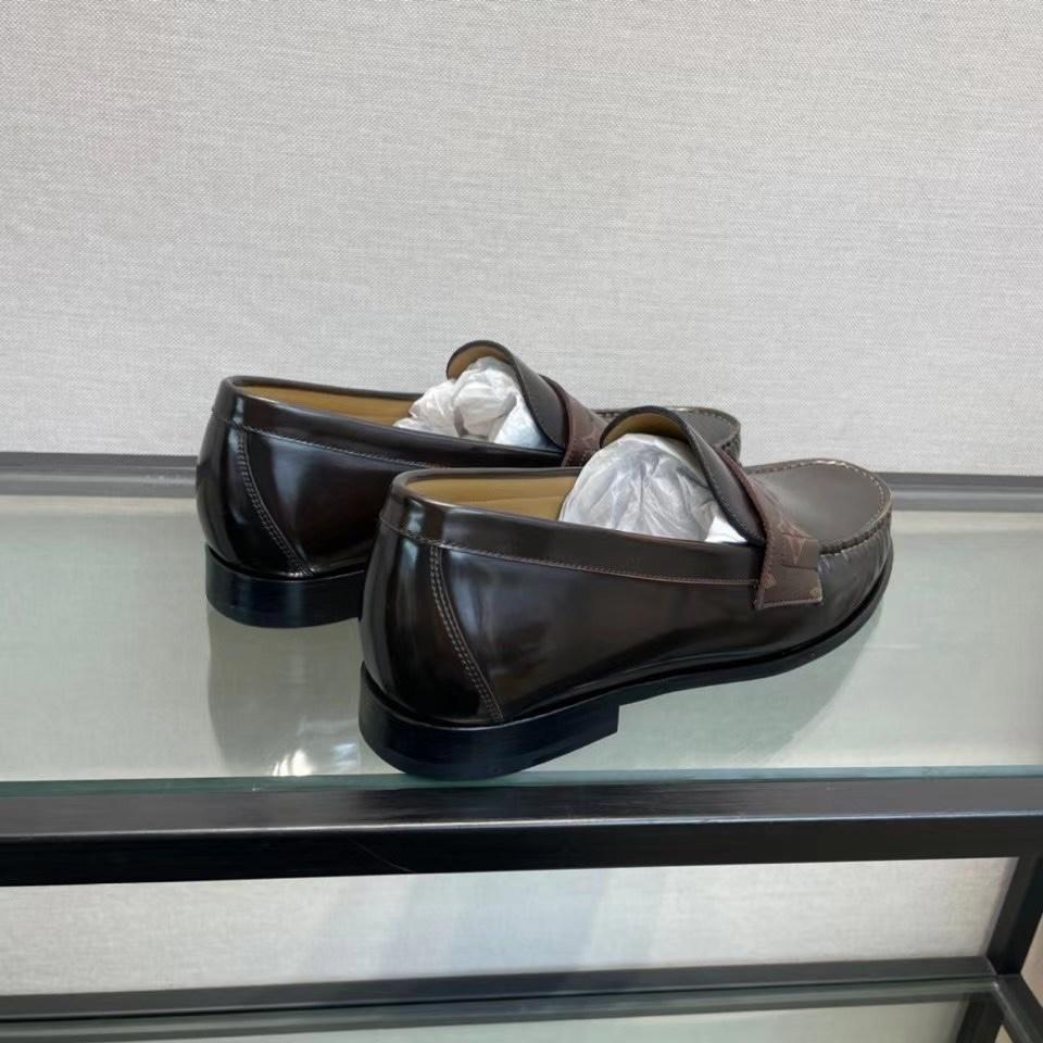 Giày lười Louis Vuitton like au đế cao da trơn tag hoa màu nâu GLLV131