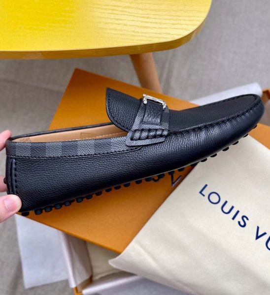 Giày lười Louis Vuitton like au da nhăn họa tiết viền caro màu đen GLLV133