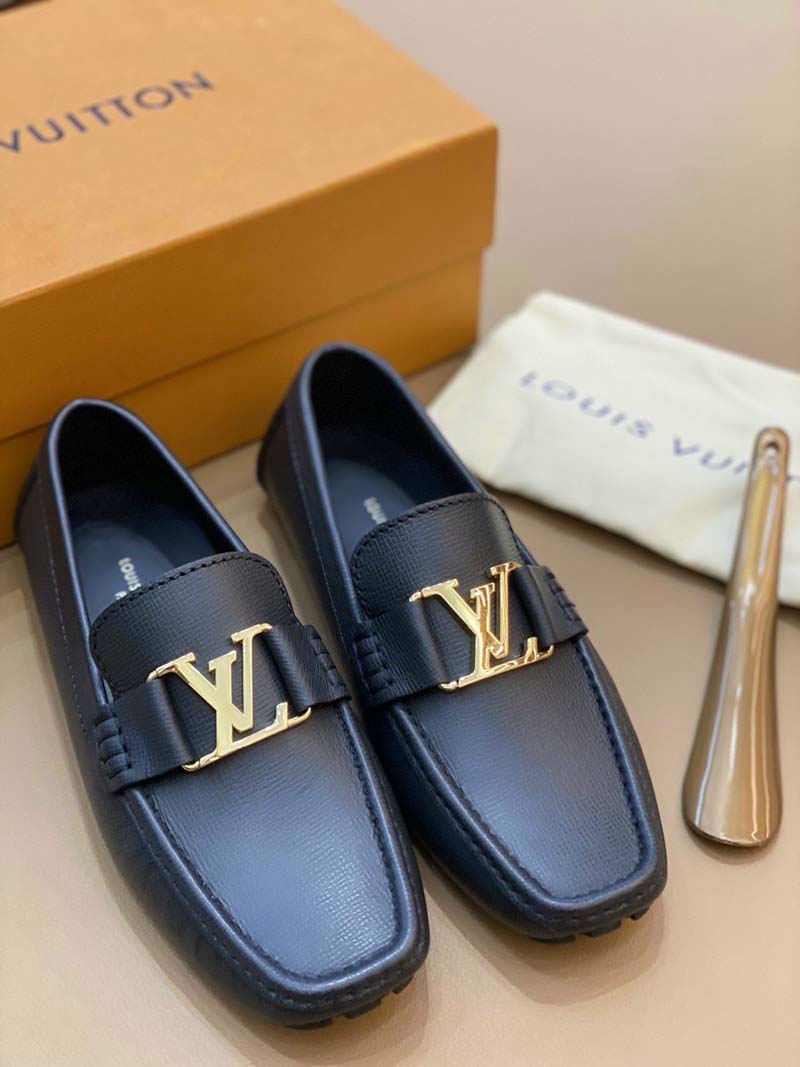 Giày lười Louis Vuitton like au da taiga mũi vuông full đen GLLV133