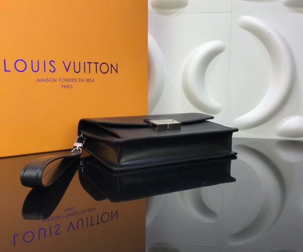 Clutch cầm tay Louis Vuitton Thames da epi màu đen Like Auth