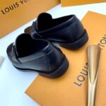 Giày lười Louis Vuitton like au đế cao da nhăn full đen GLLV137