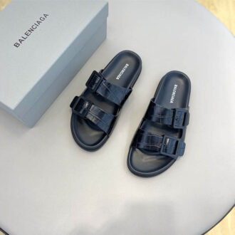 Dép quai ngang Balenciaga siêu cấp vân da cá sấu khóa lệch màu đen DBL05