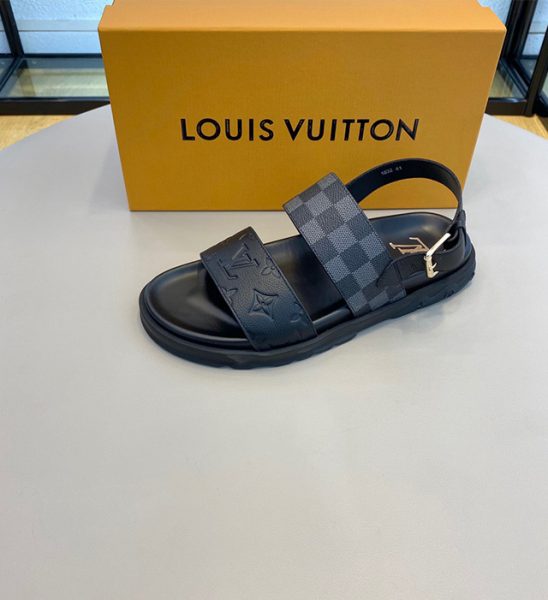 Dép sandal Louis Vuitton siêu cấp họa tiết caro phối logo chìm màu đen DLV44