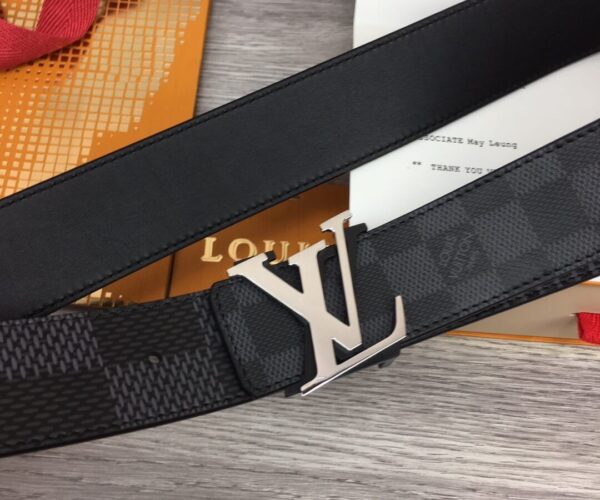 Thắt lưng Louis Vuitton họa tiết caro khóa logo kép khóa trắng Like Auth
