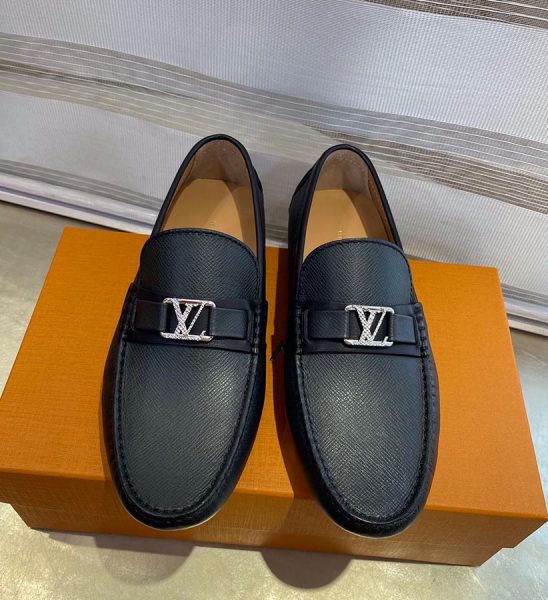 Giày lười Louis Vuitton like au da taiga khóa logo nhỏ GLLV146