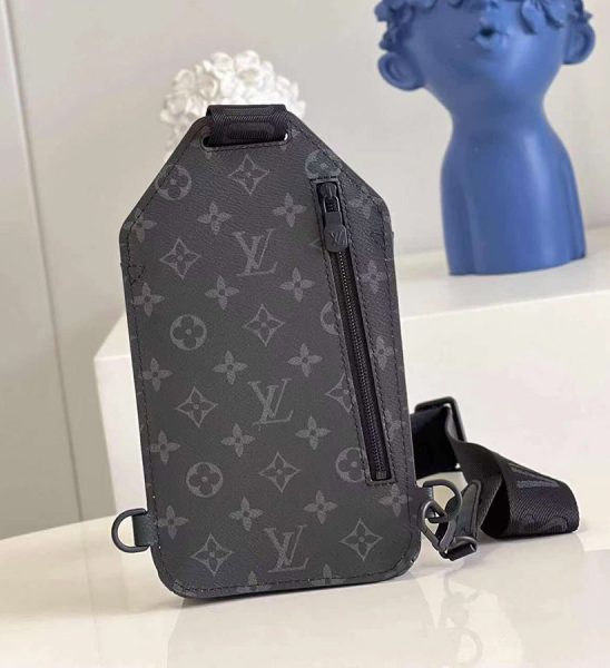 Túi đeo chéo Louis Vuitton like au Saumur Slingbag hoa đen TDCLV34