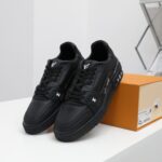 Giày Louis Vuitton LV Trainer Black Wool Like Auth màu đen