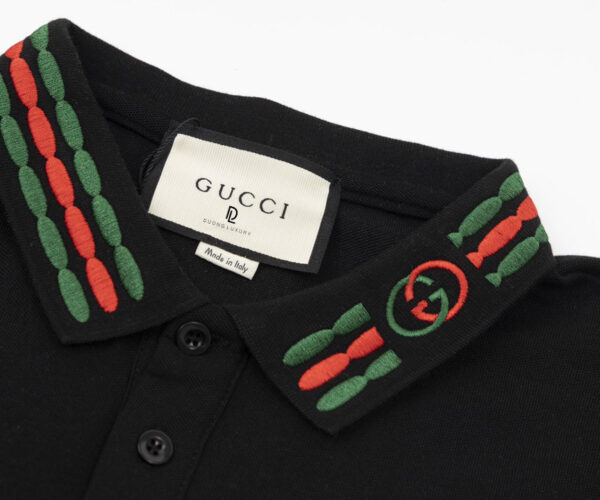 Áo Polo nam Gucci màu đen họa tiết cổ logo