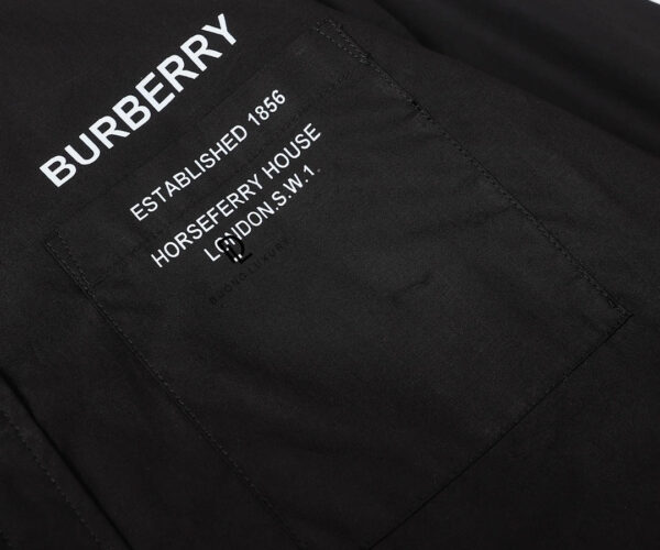 Áo sơ mi Burberry tay dài màu đen họa tiết logo chữ