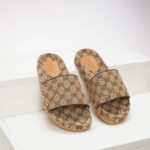 Dép Gucci GG Canvas Slide Sandal màu nâu