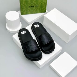 Dép Gucci quai ngang đế đúc họa tiết logo đen