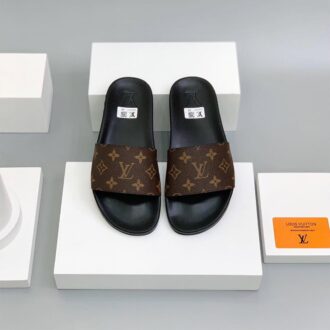 Dép Louis Vuitton quai ngang họa tiết hoa màu nâu