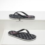 Dép Louis Vuitton Rubber Flip Flops logo hoa trắng