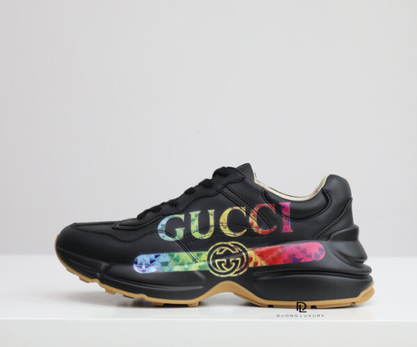 Giày Gucci Wmns Rhyton 'Iridescent Logo' Like Auth màu đen