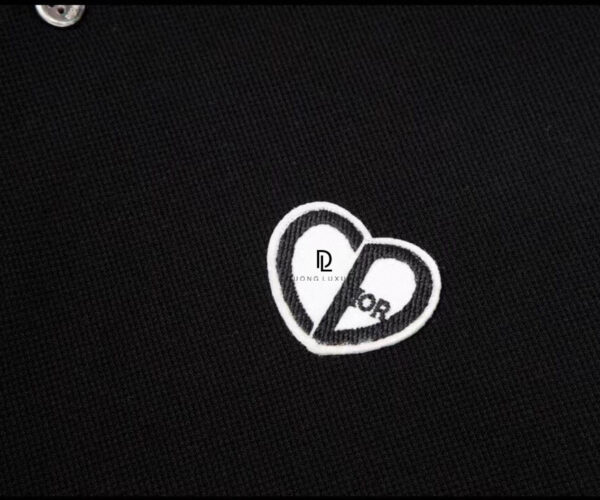 Áo Polo Dior Black Heart hoạ tiết logo trái tim