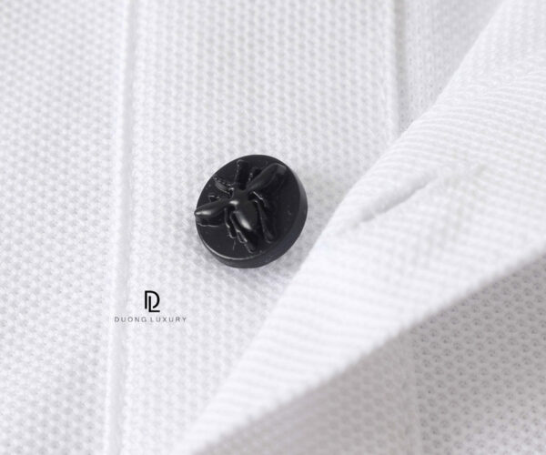 Áo Polo Dior màu trắng hoạ tiết ngực thêu chữ