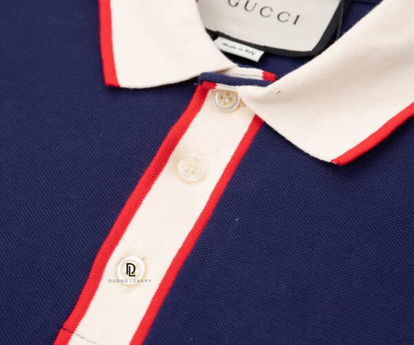 Áo Polo Gucci màu xanh Navy họa tiết túi ngực logo